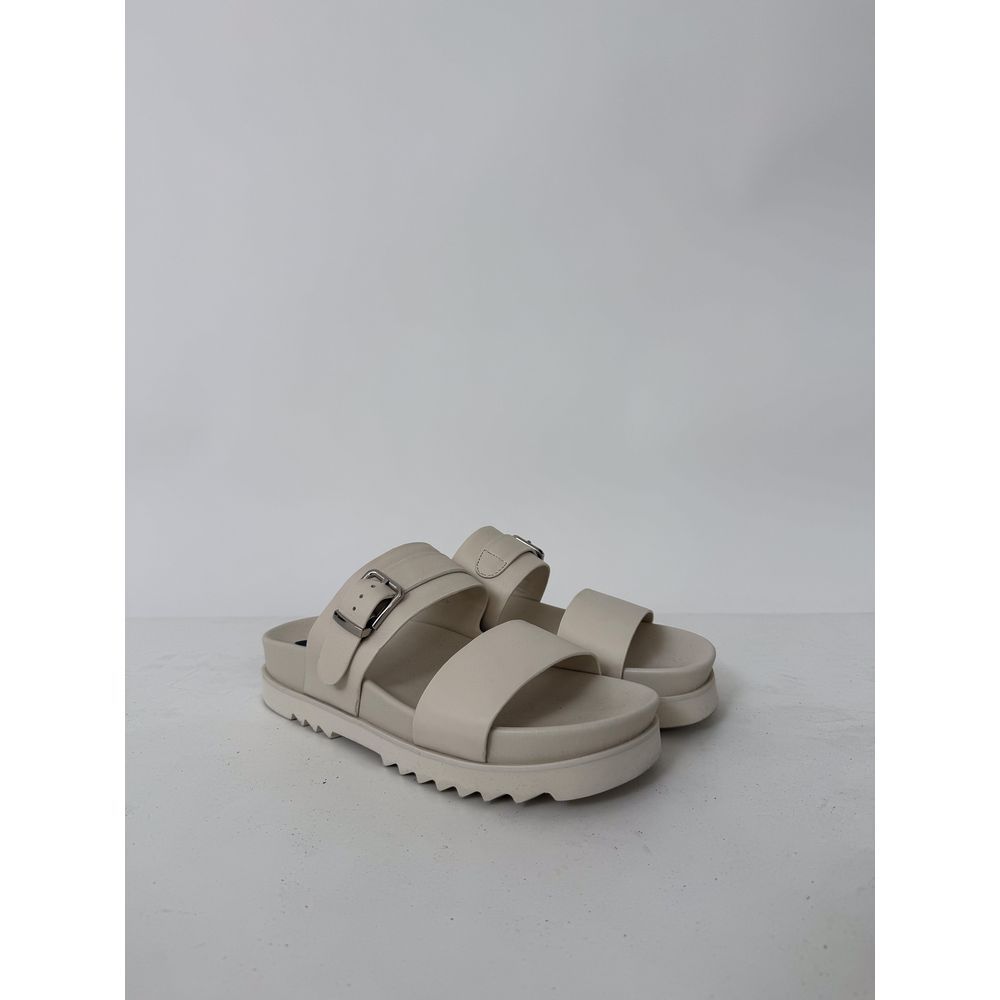 Becca Shoe
