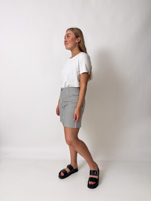 Daisy Short