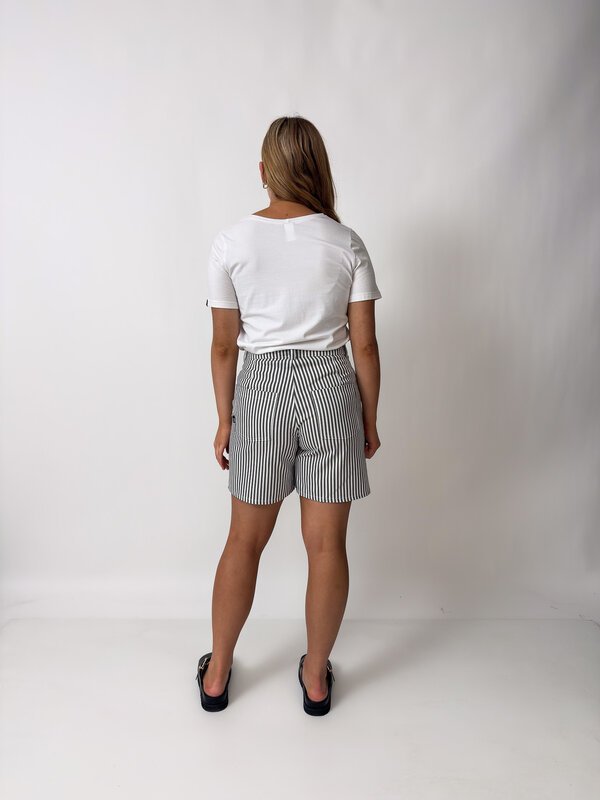 Daisy Short